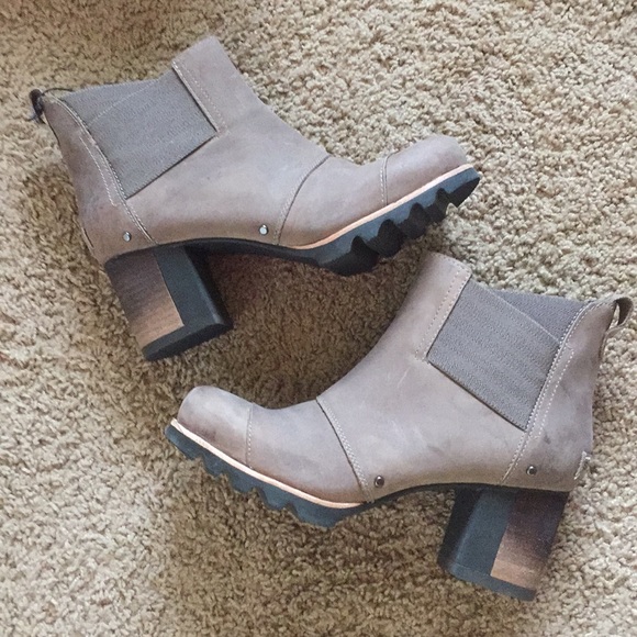 sorel addington waterproof chelsea boot